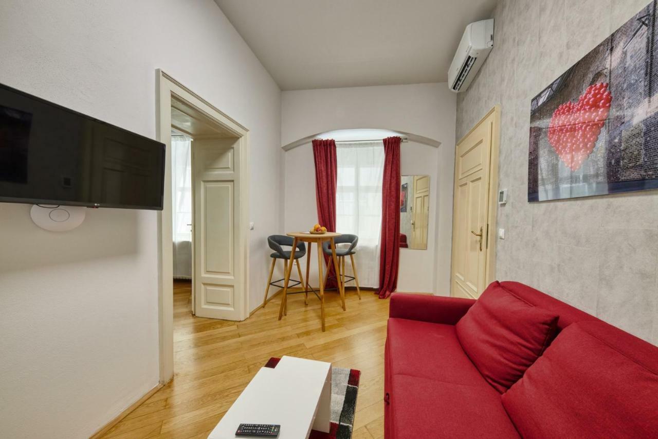 Aapartamentoos Bratislava Exterior photo