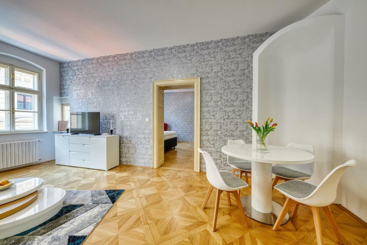 Aapartamentoos Bratislava Exterior photo